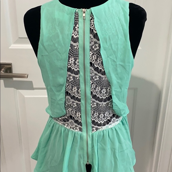 Tobi Lace Accent Top - Small - Picture 3 of 4